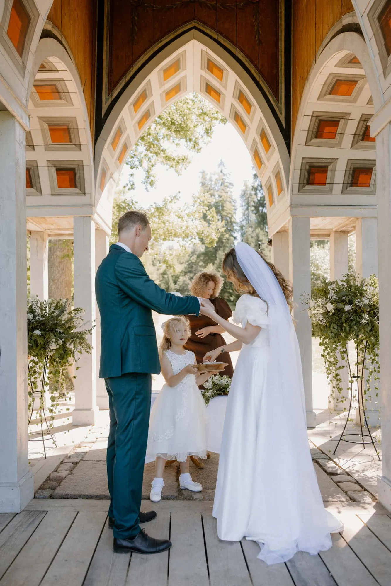Ceremonija zem arkām